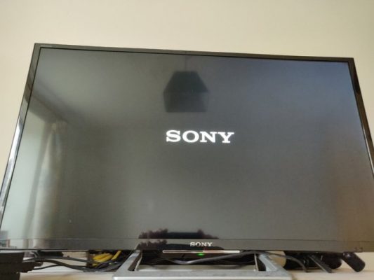 Tivi sony bravia tu khoi dong lai lien tuc